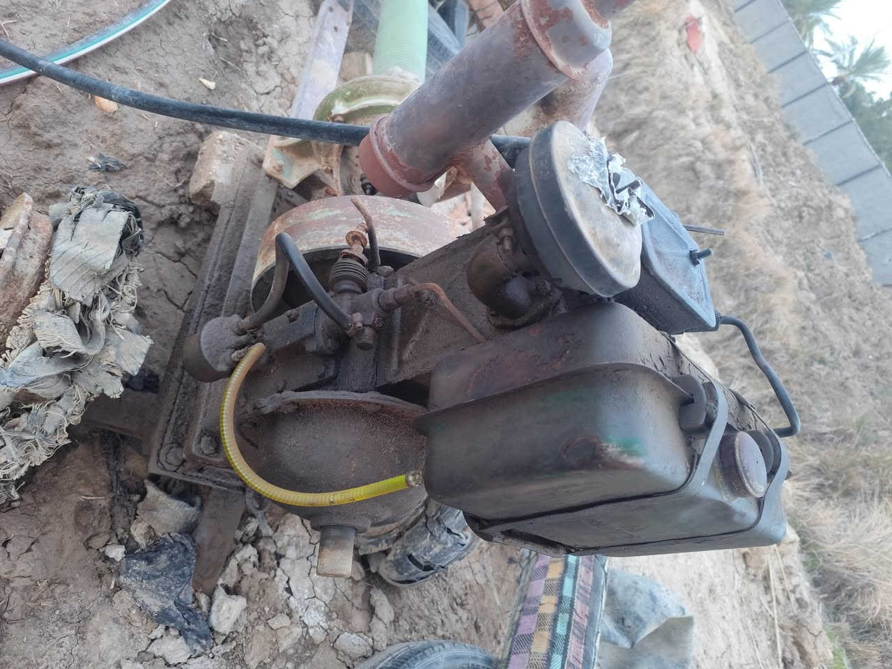 ماطور 4×4نوعيه أنل الصلي شرط الشغل ابيعك ويا صونده 11متر نوعه هنديه لمرنه باقي التفاصيل اتصل عله رقم ***********
