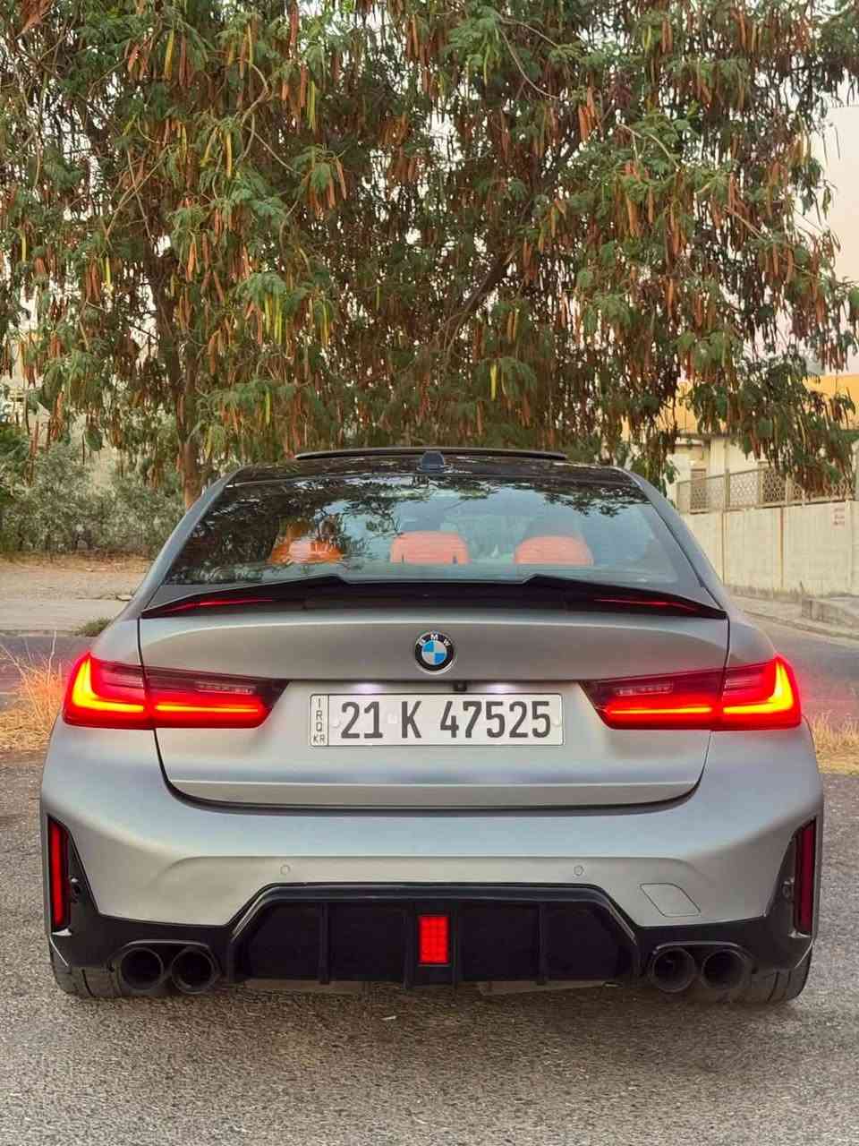 Bmw 340i 2023 S drive  
V6 twin power torbo 
كامل سيستم كزوزي لةسةرة 
سةروي 400hp 
سبغ عام نفتي مات
پشت و پيش كةپس بئ ژورئ
هةندةك ناو دةركةي هةية 
فول فول نا پرتةقالي

سعر ٢٥٥ ورقة 
***********
تكاية بةس تلفون بكةن لة واتساب و كورك أربيل, العراق
