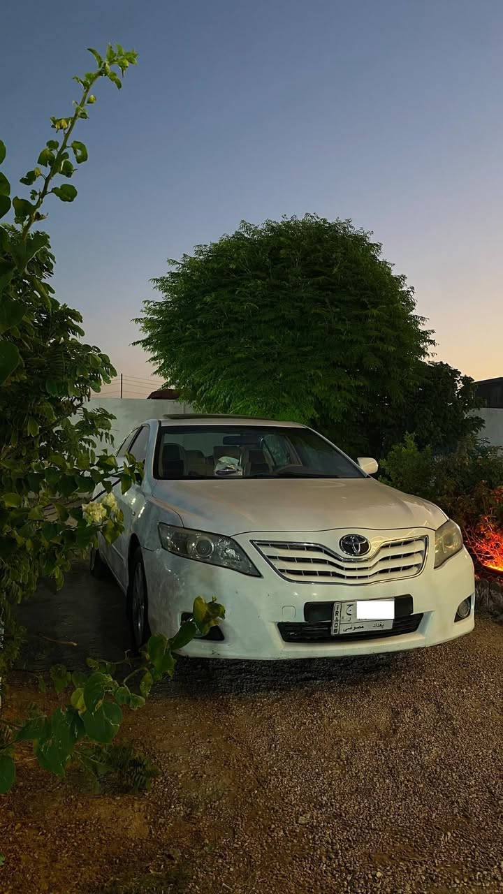 كامري موديل 2010 خليجي فول مواصفات 
الضرر جاملغ خلفي فقط
 الممشى 280 
الرقم بغداد خصوصي 
السعر 120 وبيها مجال بسيط 
***********
