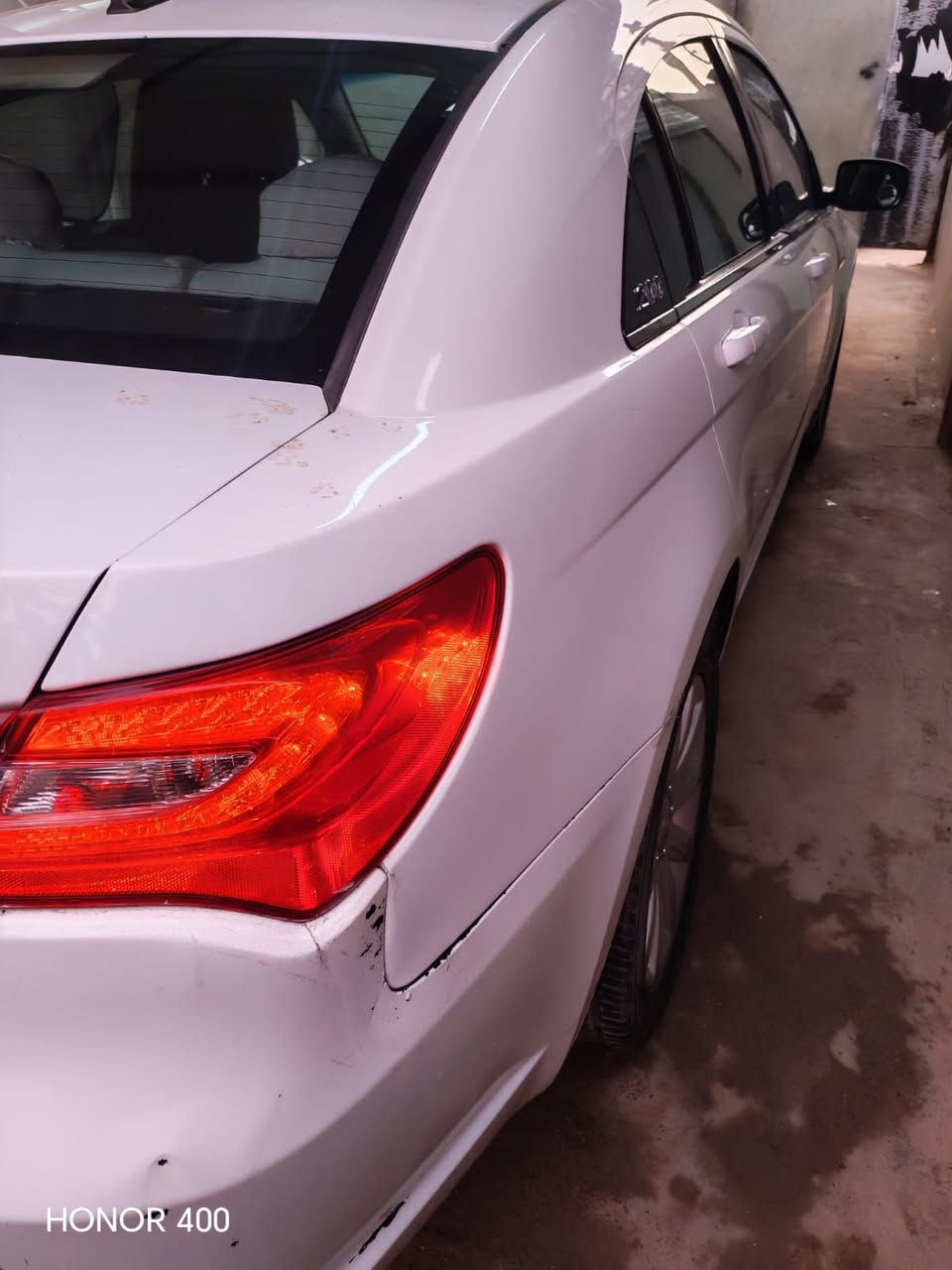 سلام عليكم
سي 200 موديل 14
4سلندر 2400
محرك جديد قبل سته أشهر شديته
موصفات LX
صدر امامي خلفي جديد
تخم تاير جديد
سياره كامله خير من الله
السياره كلين صوره السونار موجد
كلشي موضح بلصور
مكاني السياره ديالى
السعر 93   وبيه مجال
***********
