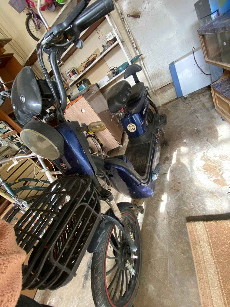 دراجة شحن ودرجات هوائية اليريد يراسلني او يتصل ***********
