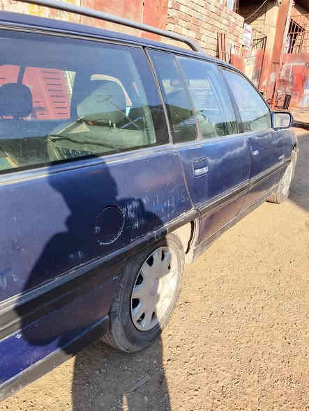 اوبل اوميكا ستيشن موديل 92
حجم 26محرك 20 كابون بيها سنويه لي 29 تحويل من شرعي مكينه معمره السعر 20بيها مجال لاستفسار ***********
