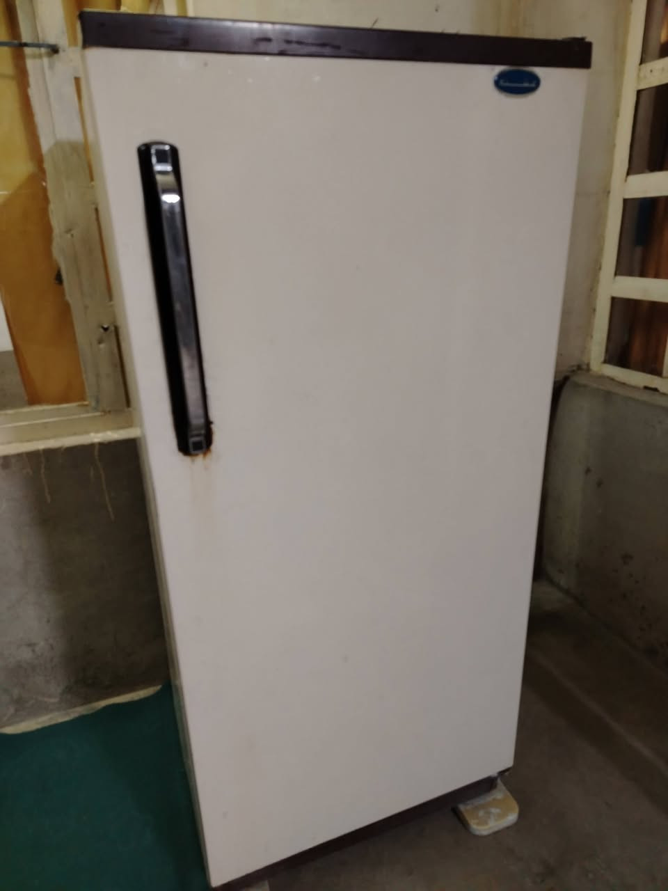 ثلاجة عشتار للبيع ***********
