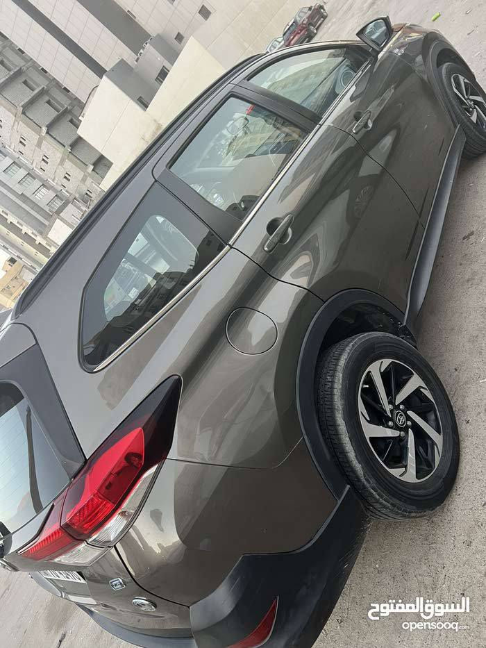 تيوتا راش موديل 23 وارد خليجي بيها صبغ تجميلي جاملغين والبنيد  تجميلي 7 راكب ماشيه100 قابل للزيادة رقم بصره انكليزي باسمي السعر 185 وبيها مجال للاستفسار الاتصال او واتساب *********** البصرة, العراق
