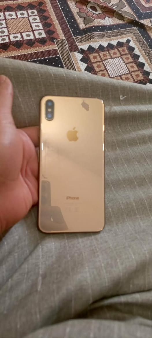 آيفون اكس ماكس 
ذاكره 512
نضافه كدامكم
كلشي شغال بيه 
فقط الكامره مغوشه
بطاريه ٨٥ 
مكاني ناصريه حي الحكيم 

سعر ٣٥٠ وبيه مجال قليل 

0 782 469 6141
