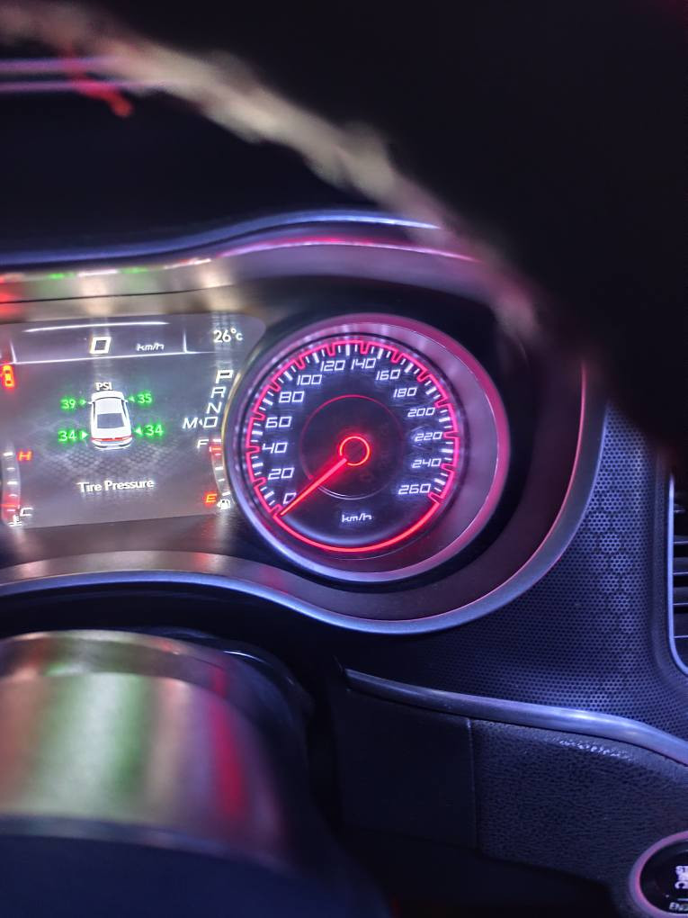 السلام عليكم ورحمه الله وبركاته 
جاجر 2015 وارد كندي مكفولة عد نرماده مفتوحه فقط سونار مرفق رقم أربيل سنويه منهيه قبل شهر باسم كردي ويل 18 جاهزه من كلشي لايت زنون سياره فتحه مكان السيارة البصره قضاء المدينة هاتف *********** السعر 185 وبيها مجال المدينة, البصرة
