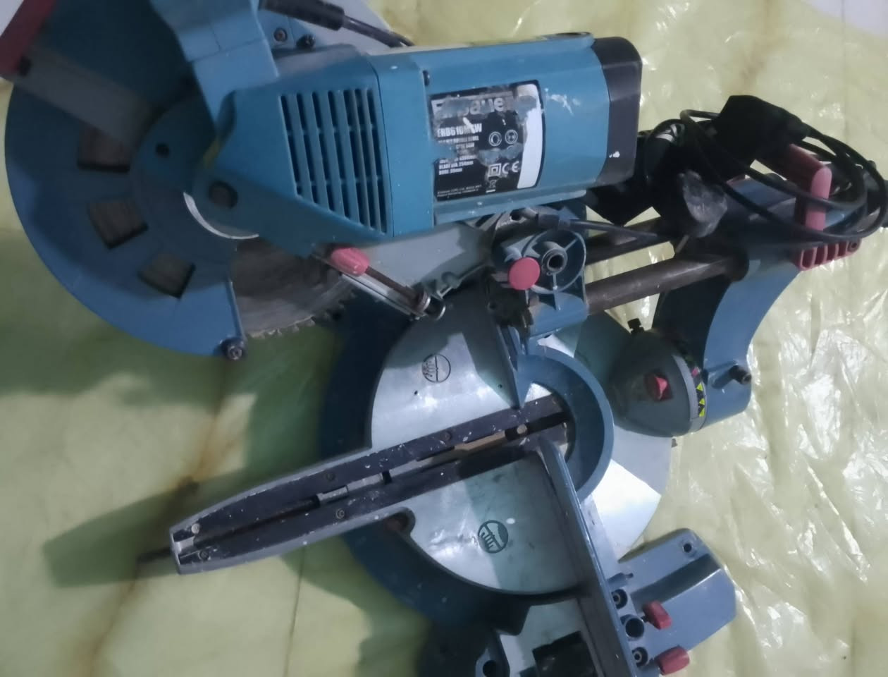 السلام عليكم منشار كهربائي ماركة erbaur انكليزي يعمل على الالمنيوم الخشب كلشي  بريطاني بالة زاوية 55 قلاب سلايت السعر 225 وبي مجال العنوان بغداد الكاضمية يوجد توصيل


**إذا كنت صاحب هذا الإعلان وتريد حذفه لأي سبب، رجاءا أرسل رسالة إلى الدعم الفني**