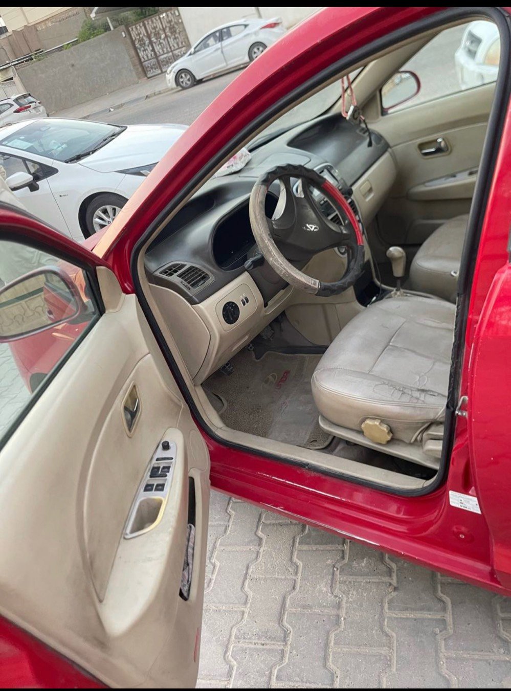 سيارة شيري فلاوين 2013 رقم انكليزي سنوية 2029 سيارة تبريد ثلج كربائيات شغالة تخم تاير يسارة مال جناي وشكل احلى من الصورة