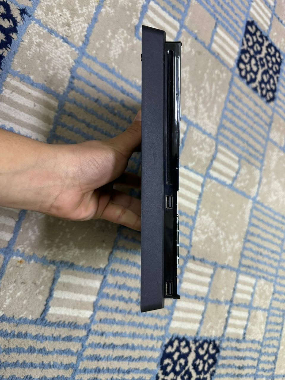 للبيع بلايستيشن 4 سعة 1 تيرابايت، نظيف جدًا واستخدام خفيف، بدون أي مشاكل.
معه يد أصلية وجميع الأسلاك.
الجهاز مفحوص ويعمل بكفاءة ممتازة.
سبب البيع: عدم الحاجة.
السعر 275 قابل للتفاوض للجادين فقط.


**إذا كنت صاحب هذا الإعلان وتريد حذفه لأي سبب، رجاءا أرسل رسالة إلى الدعم الفني**