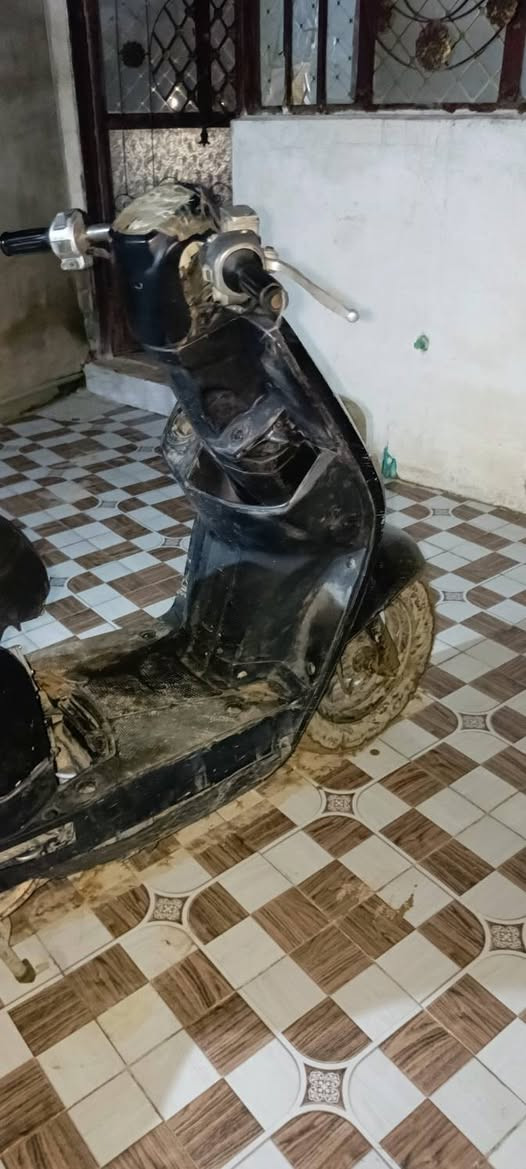 سلام عليكم دراجة بوليس كابريتر للبيع  دراجة نضيفة نقصهة باتري ضعيف تجي تشوف بعينك عنوان باب الدرب سعر دراجة 375وبيهة مجال حك جيتك


**إذا كنت صاحب هذا الإعلان وتريد حذفه لأي سبب، رجاءا أرسل رسالة إلى الدعم الفني**