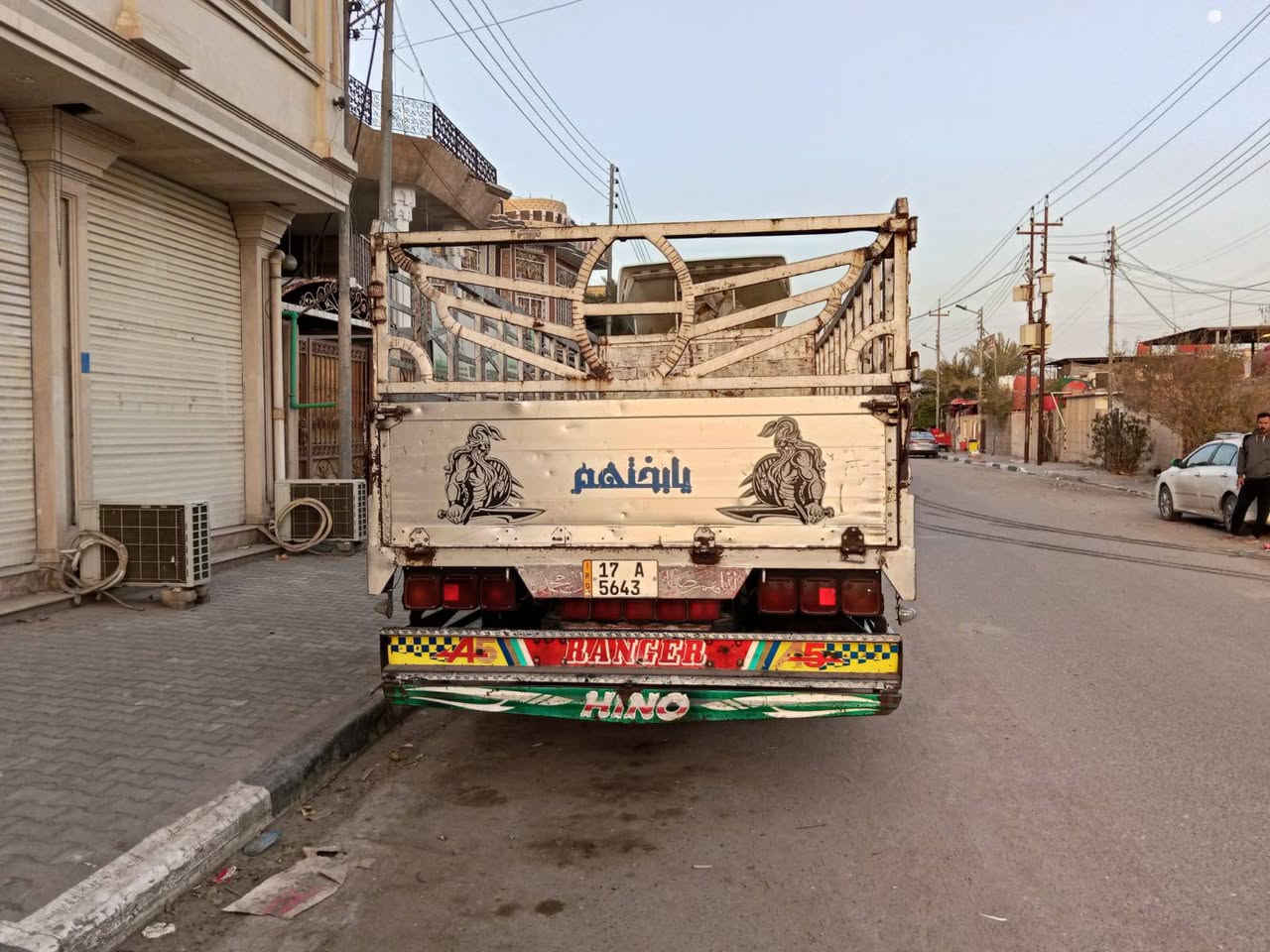 سلام وعليكم 
البيع هينو انكر 
سته وربع سياره مطوله 
تخم تاير 
كبات اصلية 
بدي قطعتين 
حداديه خير من الله
تبريد خير من الله
مكينه 80عادي
فقط تبخير بدون تنقيص
ما بيه اي نقص 
رقم انكليزي دولي
باسمي سياره
شرط تحويل 
عنواني البصرة
سعر 210$وبيه مجال 
***********
