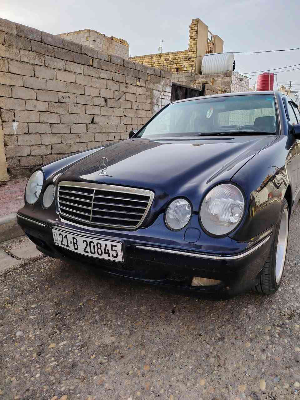 السلام عليكم. 

مارسيدس أم عيون موديل 2002/ محرك 4 سلندر Kompressor / صبغ ٣ قطع فقط بدون أي  حادث / تبريد شغال / كل كهربائيات  السيارة شغاله مثبت سرعه تجاوي كشن. هيترات كشن / بصمات الشركه ٢ وياهه / ويل كب  Monoblock   حجم 17 Two Sizeمع طخم تاير جديد . مكان السيارة العمارة / رقم سليمانية بأسمي /
السعر 90 ورقه وبيه مجال.
 *********** / ***********

