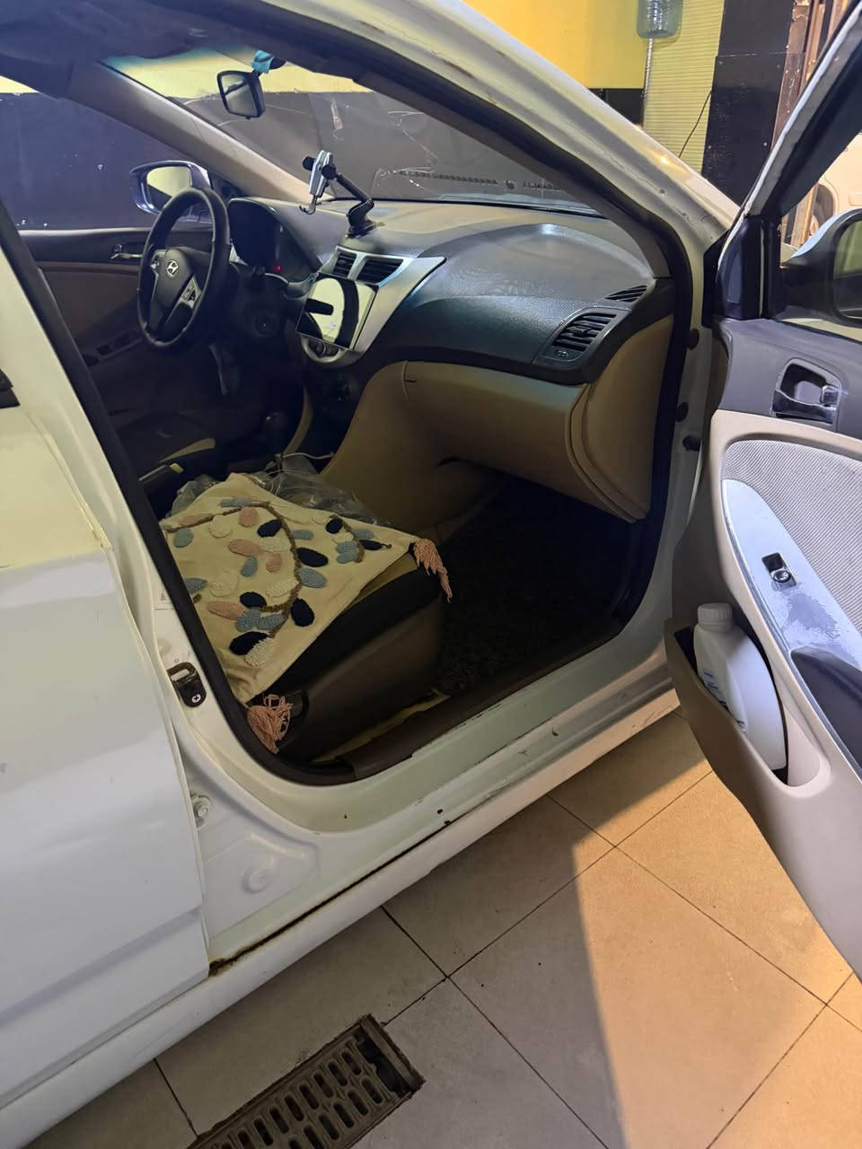 سيارة هونداي اكسنت خليجي 1600 كفالة اصوليات فقط السعر 55 ورقة سيارة مال شغل وسعره مناسب *********** البصرة, العراق
