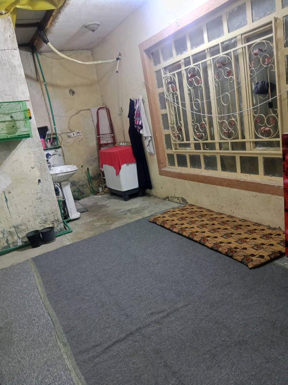 بيت طابو صرف 200 متر العنوان 
كربلاء حي القادسيه البيت بي 3 غرف وصاله ومطبخ واستقبال وصيحات 2 كافه الخدمات 
اخوان كافه الخدمات موجوده مدراس يمك ع شارع سيارت الولايه ع الشارع البيت سادس بين ع الشارع مدرس يمك مستشفى التركي تبعد عنك كيلو 
لاستفسار ***********