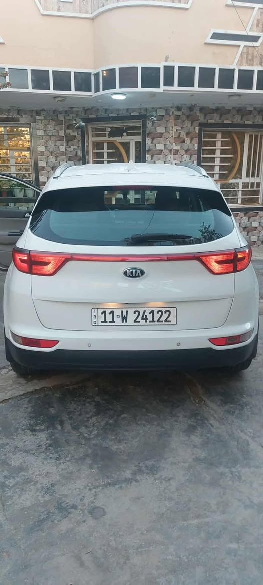 سبورتج خليجي موديل 17
رقم بغداد دولي وبأسمي ..محرك دوش 2000 المرغوب داخل لونين تحكمات فول 3 انظمة قياده حساسات خلفيه كامره دواره يدات نيكل سياره جاهزه من كلشي كير محرك تبريد صدر كلها شركه .. سياره بيها صبغ عام اني مشتريها هيج أمانه الله وديتها فحصتها سياره بيها ضربه بجاملغ خلفي الايمن  وجاملغ وباب امامي ايسر فقط بدون دواخل الكشر ماكفله باقي كير محرك تبريد كلها مكفول للبيع او للمراوس
***********
السعر133
