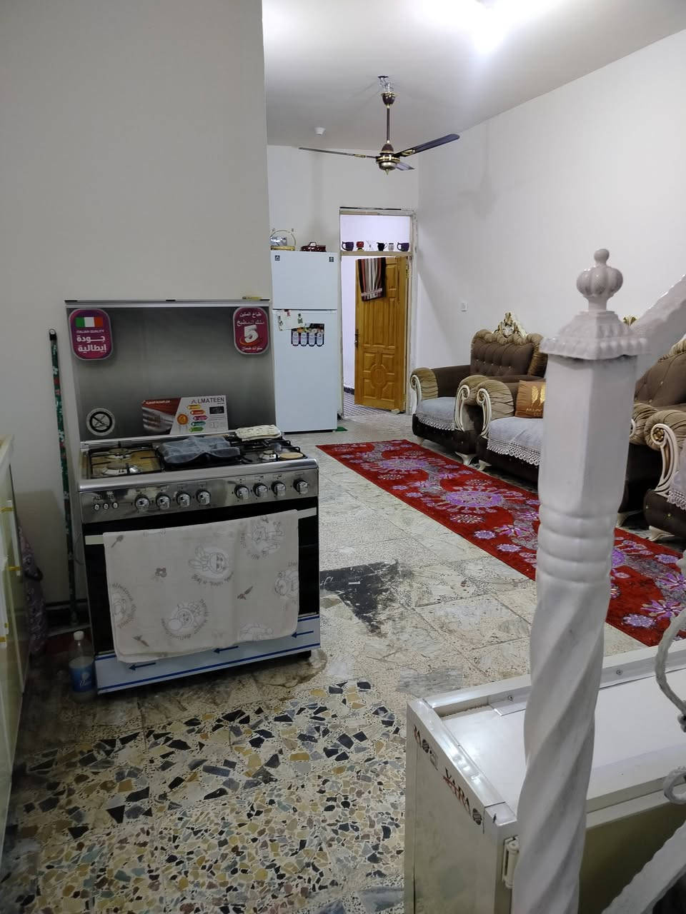 😍 مشتمل للبيع مساحه125م حي الحكيم نزلت ابو كيان الدلال يبعد عن الشارع 250م
🔷 يتكون من غرفه وهول واستقبال ومطبخ وصحيات داخليه وخارجيه 
🔷بناء بلوك والسكف صب بناء مرتب مرقم من بلديه 
💵🔷السعر 35وقابل لتفاوض 
للاستفسار ***********
