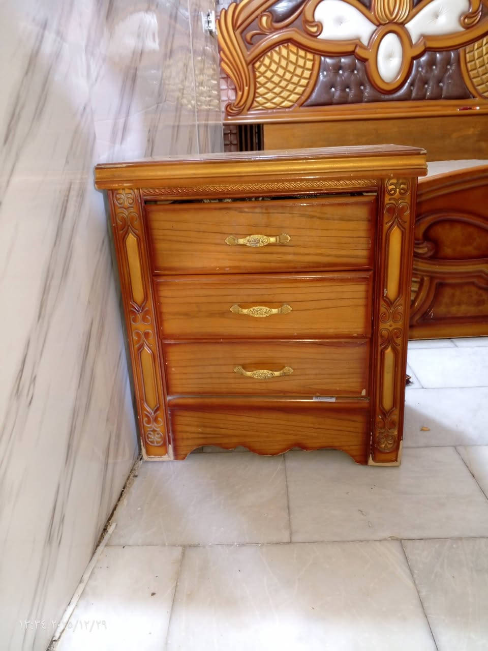 غرفة نوم للبيع اخت الجديده
كنتور ٦ ابواب الغرفة ٧ قطع السعر 550 وبيهة مجال ***********
