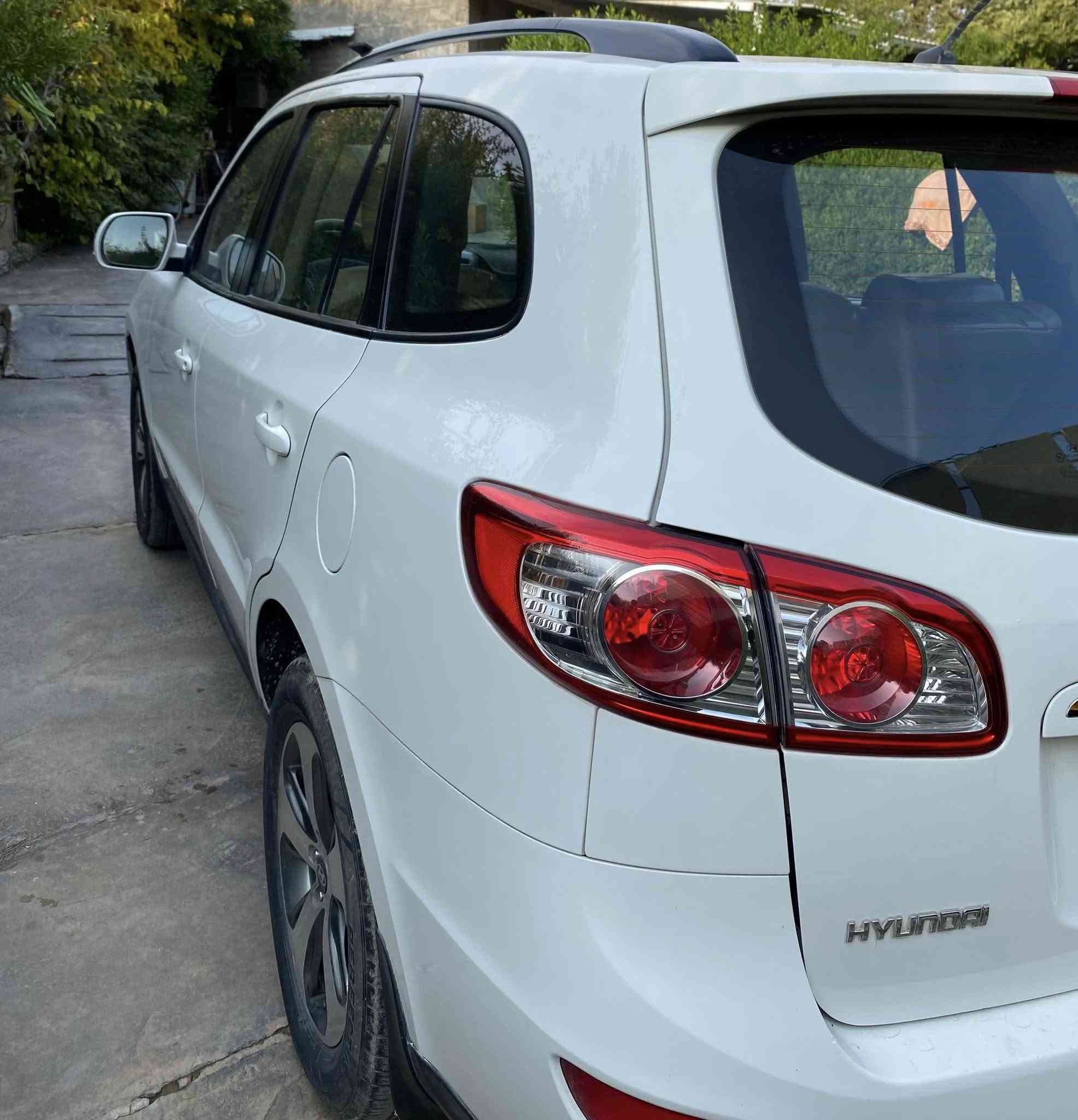 السلام عليكم

سنتافي للبيع2012 خليجي

محرك 6سلندر 3500 جديد مكفول شرط الفحص  على ايدي 

نضيفة بمعنى الكلمة  
رقم بغداد 

مري شفط 

كرسي كهرباء ..  

ثلاجه بالجكمجه

7 راكب
فور ويل 

3قطع تبريد وثلج  

تخم تاير 
باتري جديد 
اطارات جديدة 
السونار مرفق مع الصور 

مكان السيارة . .ديالى  المقدادية 

للاستفسار  الاتصال***********
