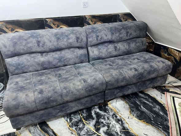 السلام عليكم نص تخم للبيع قطعتين قياس الوحده ١٢٠ سم قماش وتر بروف نظيف جدا السعر ٩٠ الف 
*********** ابو مصطفى
