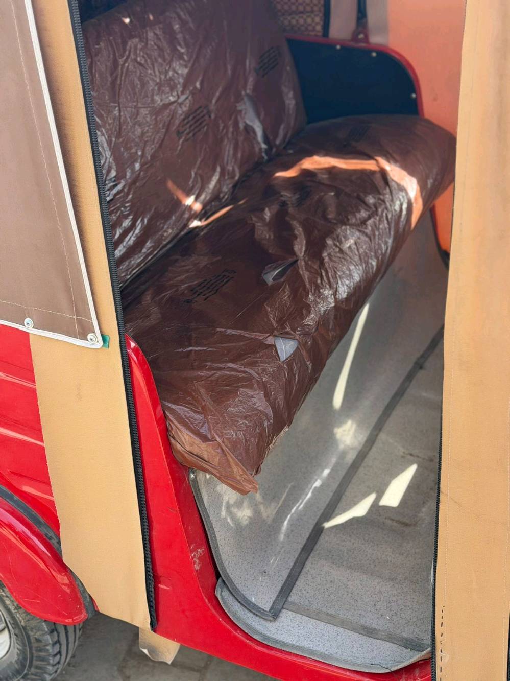 تكتك  20 شهر 12مصبوغة عام جمالية بيها مكينة مال 22 كالمة مكملة التكتك رايدها ب 6600 بيها مجال م مدينة الصدر
***********