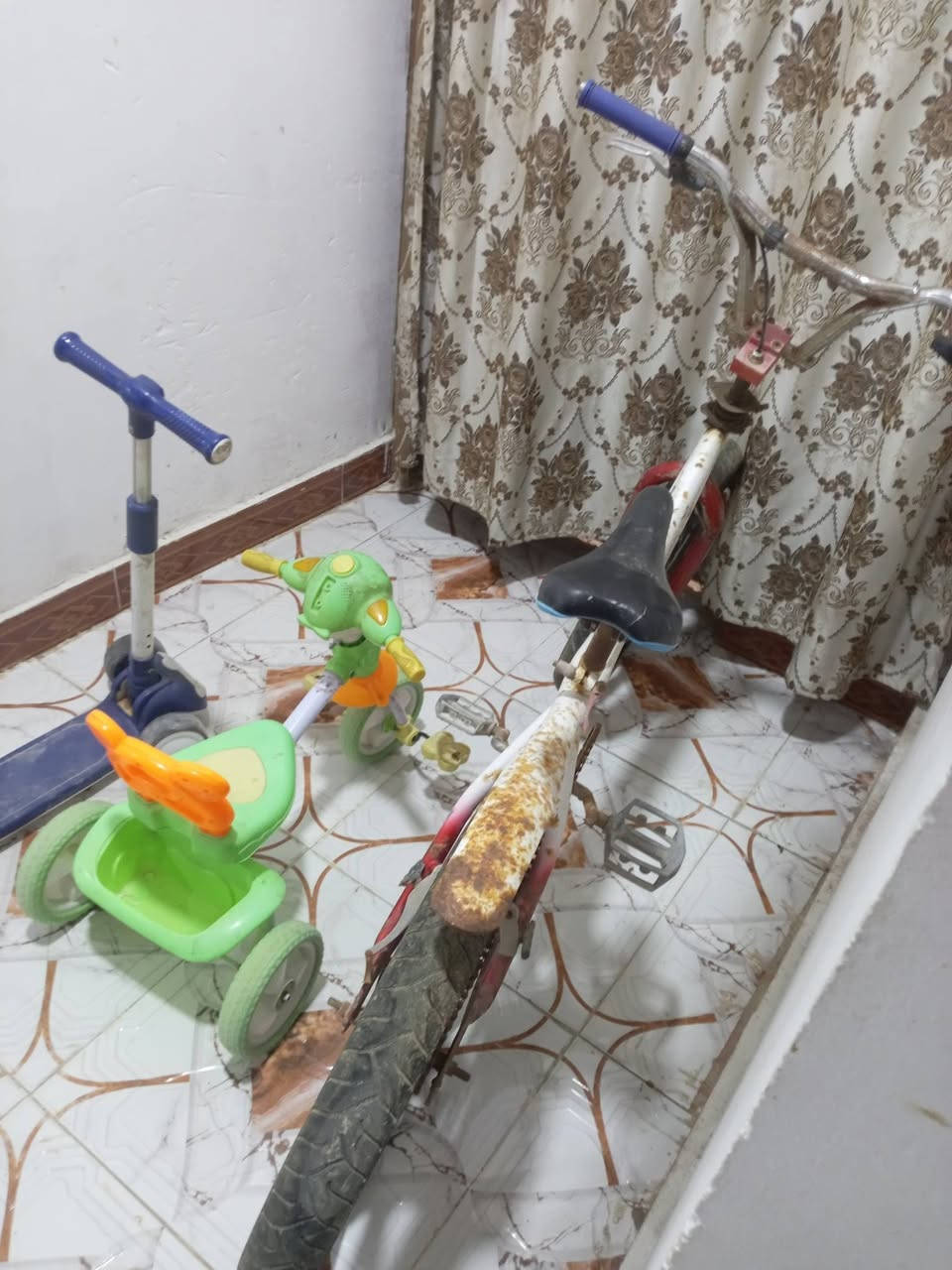 كلهن ب ٤٠ الف
***********
بصره ابو صخير.

