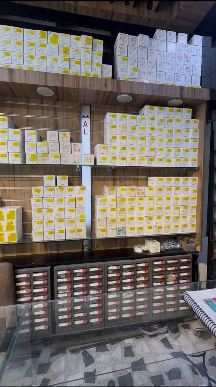 مكتب سمارت فون 
لتجارة القطع غيار  الهواتف 
سامسونج ايفون هواوي تكنو انفنكس ڤيڤو 
اسعار خاصة لمحلات الصيانة ( مالنا علاقه بصعود الدولار 😀
المجموعه الثقافية مقابل باب العلوم 
***********
***********
