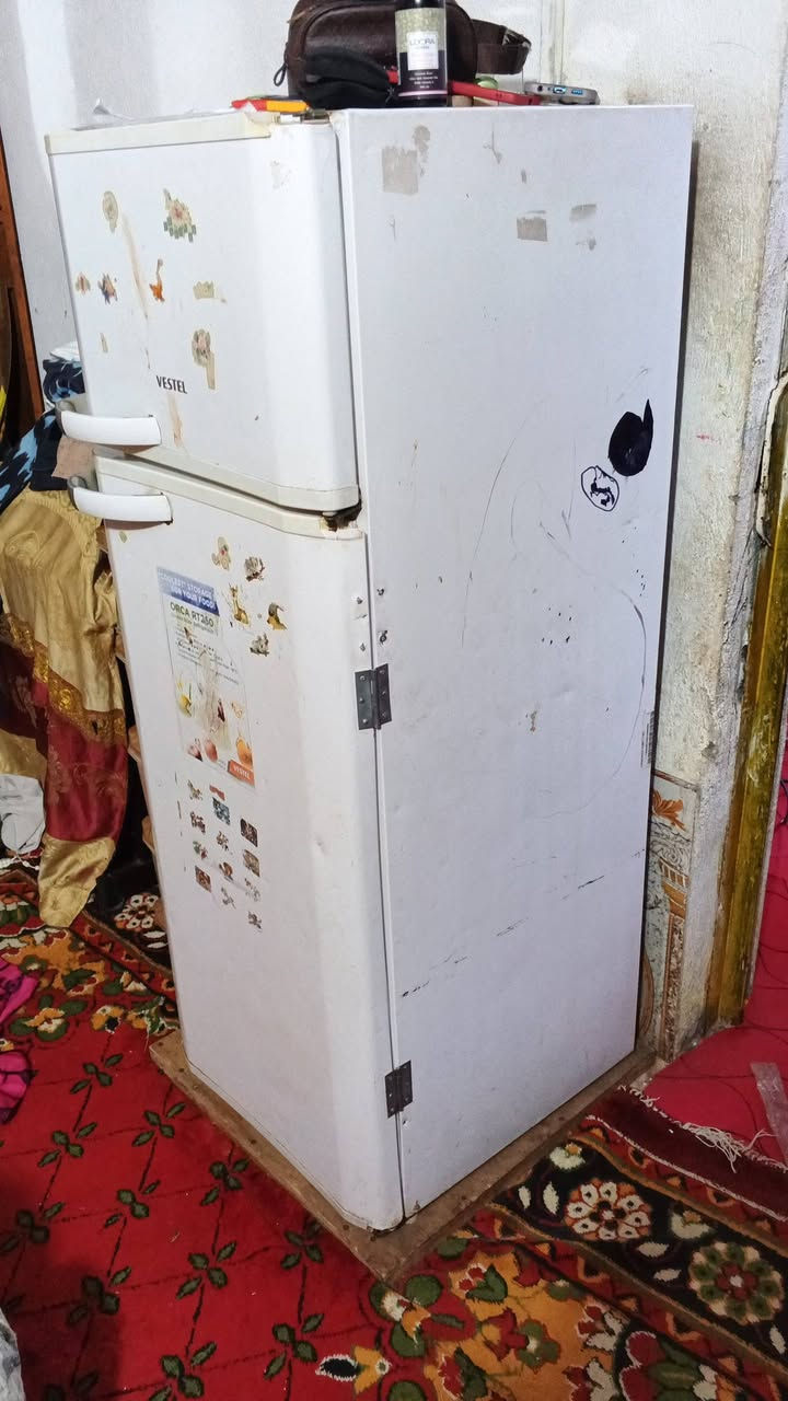 السلام عليكم اخوان ثلاجه لبيع 150وبيه مجال أنا مكلف لنشر هاذ رقم راعي***********
