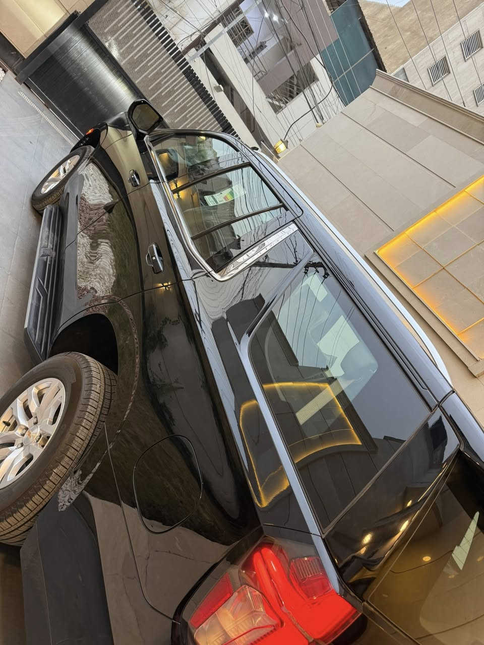 السلام عليكم للبيع فقط 
تاهو ls ٢٠٢٤ 
خليجي وكالة المنصور 
ماشيه ٥٠٠٠ كيلو 
مكفوله سياره وسونار بلمنشور 
تحويل مباشر 
 السعر ٥١٠٠٠$
العنوان . بغداد . شارع الصناعة 
***********
