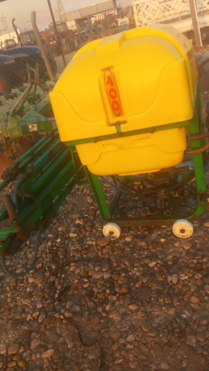 سلام عليكم للبيع مرشه كوبرا بادلي مشتغله موسم واحد الجناح ثقيل  بيه لحيم بسيطه رقم اتصل ***********
