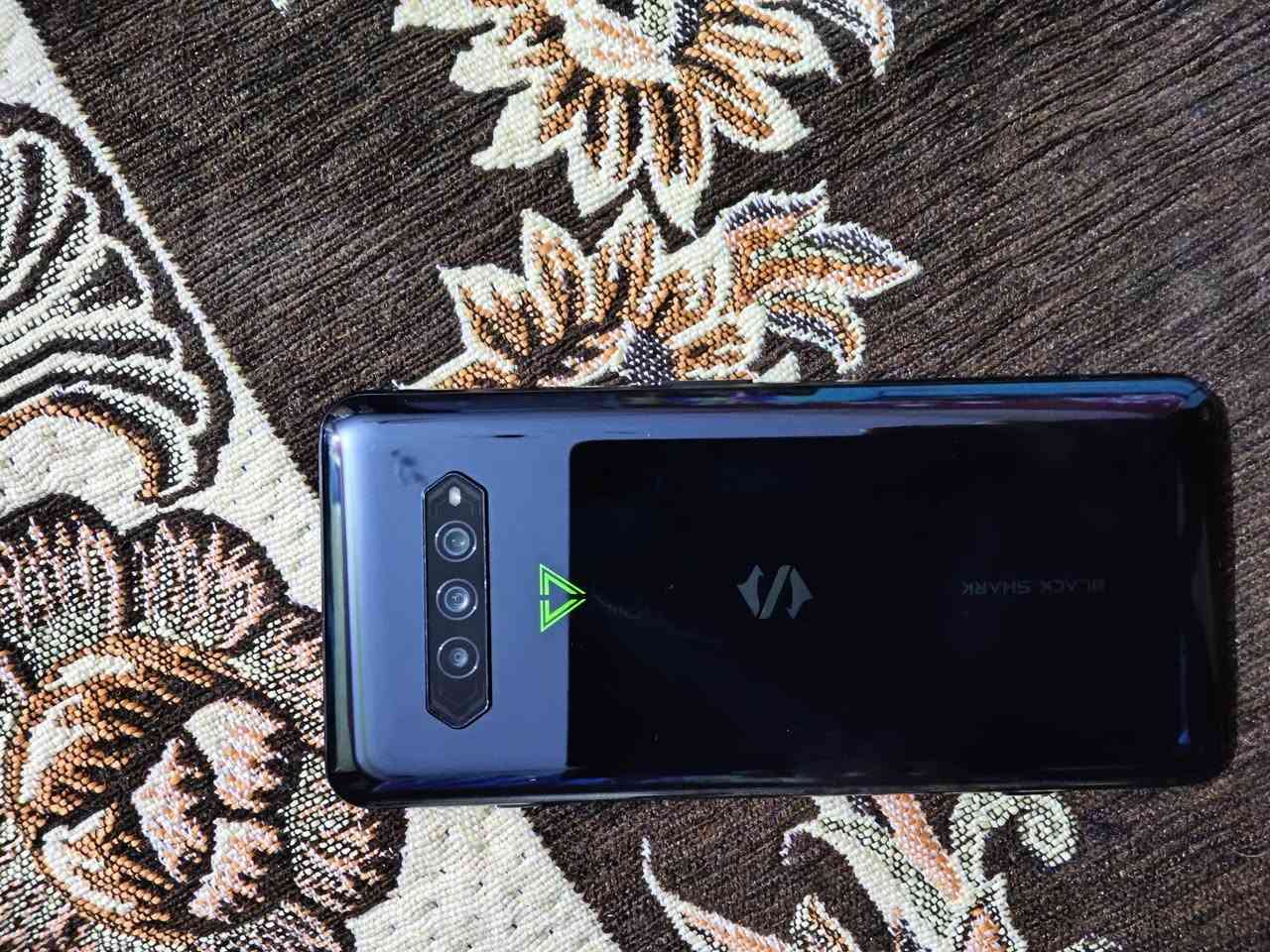 سلام عليكم بلاك شارك ذاكرة 256للبيع مستعجل على ىبيع سعر  250وبي مجال بصيط 
اني بل انبار ماعندي توصيل 
***********
