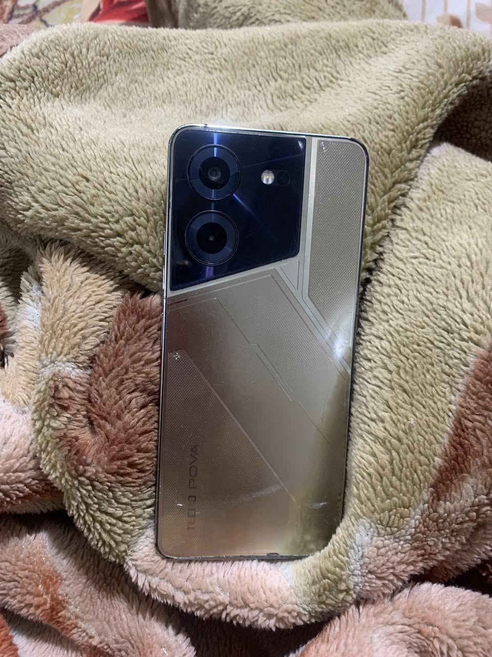 تلفون للبيع مواصفات بشاشة 6.78 بوصة FHD+ ومعدل تحديث 120 هرتز، معالج MediaTek Helio G99 القوي، بطارية ضخمة بسعة 6000 مللي أمبير، وشحن سريع بقوة 45 واط، وذاكرة تخزين 256GB مع 8GB رام تلفون نضيف كلش يحتاج فقط تبديل شاشة السعر ١٠٠


**إذا كنت صاحب هذا الإعلان وتريد حذفه لأي سبب، رجاءا أرسل رسالة إلى الدعم الفني**