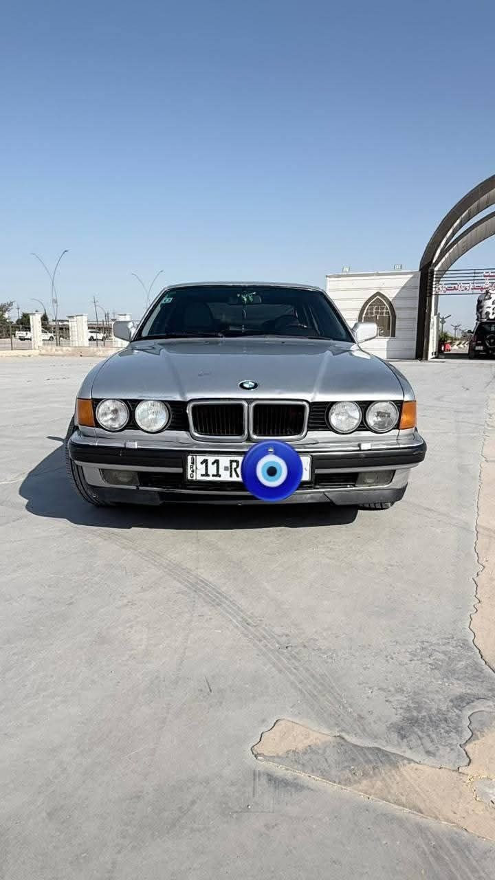 السلام عليكم
بسبب الوعود الكاذبه رجاء الموشراي لا يتعبني 

سياره جديده وبلاديه ع

 وضع الشركه 

بي ام دبليو.   730i.اصل

8سلندر مسكر أصل 

موديل 1993 بلاديه  

رقم بغداد انكليزي تحويل ثاني يوم 

بدون حادث ولا صبغ بلاديه

تخم تاير جديد ويل شعاع نضيف 

كير محرك شرط الكفاله 

تبريد ثلج شرط

. سياره فول مواصفات 

تشغيل واطفاء  عن بعد ع ريمونت مع تشغيل لايت نضام أمريكي 

. سلايت طكتين  

كشنات فول كهرباء هيتر 

خزن ميموري 

حداديه امامي خلفي جديد شرط  جاهزه 

+ كهربائيات بلاد شرط ع وضع الشركه 

خارج وداخل جديد ونضيفه 

دواخل غرفتها نضيفه شرط 

  مكاني واسط الكوت 

للاستفسار الإتصال على الرقم 

***********
