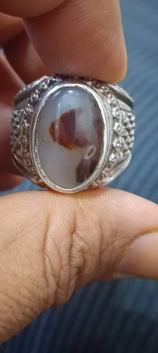 ياالله السلام عليكم متاح خواتم من النوادر والخامات القديمه والأحجار القديمه الخام 
مكاني السماوة *********** توصيل موجود
