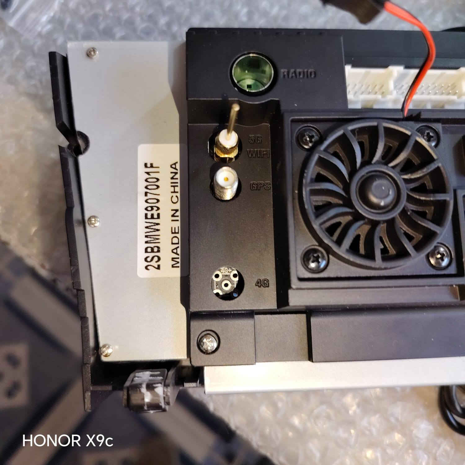 🔥 شاشة BMW الجيل الجديد.. سرعة ونظافة ومواصفات فول! 🔥
​نص المنشور:
​لا تدور يمنة ويسرة.. القطعة النظيفة والراقية صارت بين يديك! شاشة أندرويد لسيارات الـ BMW (E90/X1) بمواصفات "طيارة":
​🚀 شنو المميز بهاي الشاشة؟
✅ نظام طيارة: سريعة جداً وما تعلق، وتدعم Wireless Carplay و Android Auto.
✅ أنتينا وشريحة: تدعم شريحة 4G، يعني إنترنتك وياك وين ما تروح.
✅ تبريد داخلي: بيها مروحة تبريد أصلية حتى بتموز تبقى باردة وأداؤها مستقر.
✅ شد بلاد: فيش بفيش، بدون أي كص أو تحوير بظفيرة السيارة (شد واطلع).
​📸 شوف الصور واحكم بنفسك على نظافة الملحقات والأسلاك.
​📍 العنوان: [ نينوى تلعفر - ورشة حسين مراد ]
📞 للحجز والاستفسار (واتساب أو اتصال)
: [‎0750 842 4574]
