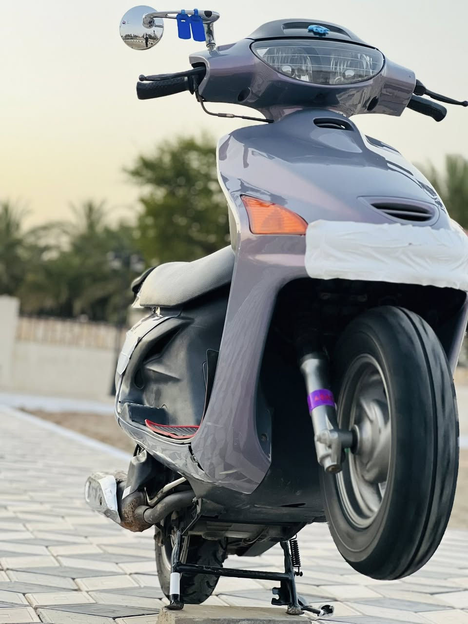 للبيع.   ***********
