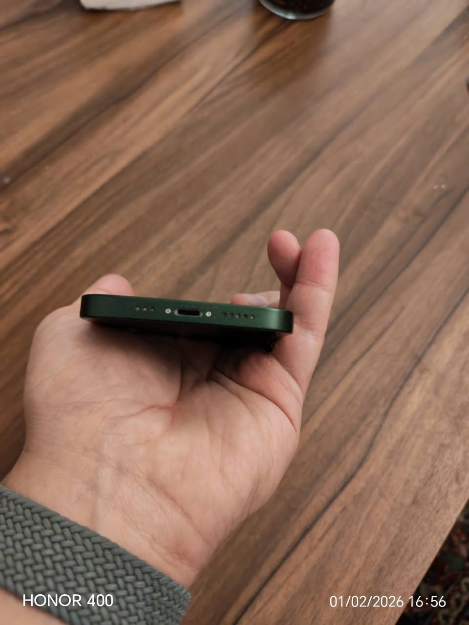 السلام عليكم عندي ايفون 13 مستخدم ذاكرة 128 گيگا لون زيتوني النظافة 99 بالمية الجهاز مابي اي شخط ولا ضربة ولا كسر جديد جدا بطاريته 67 و وياه ايربود ابل اصلية هم نظيفة وشغالة 100 بالمية ثنينهن رايدهن ب 500  وبيهن مجال بسيط للاتصال واتساب على هذا الرقم
***********
