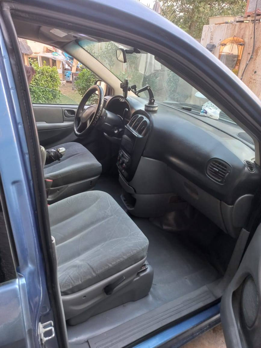 سلام عليكم شباب للبيع دوج كرفان 2007 شاصي طويل 3قطع تبريد كشنات بلع منفصلة كير مكينه مكفولات تخم تاير ويل كب جدد صدر امامي خلفي لوك كهربائيات كلها بلاد بدون جطلات رقم دولي بغداد هزه جديده سعرها 74او بيها مجال بسيط سياره بدون صبغ عده اهلال جاملغ سياره جاهز من كلشي (فقط بيها جراد ) موبايل *********** مكانها بغداد أبو غريب زيتون
