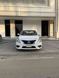 نيسان صني  مديل 2020 هندي الأصلي بليته زرقا  ماشيه 12000 تقريبن  دواخل...