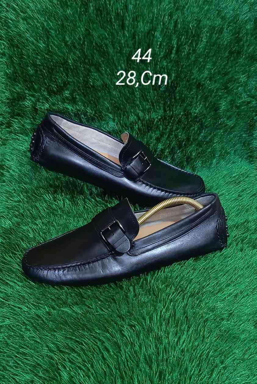 👟رسمي  تران شوز واحذية قدم 
اووربي اصلي  مستخدم  قياسات مختلفه 
لمعرفة الاسعار راسل الحساب 📱💐 
***********يوجد توصيل جميع المحافظات 🚛
