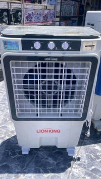 وفرنالكم مبردة هواء عمودية متنقلة من ماركة Lion King الشهيرة محلياً بك...