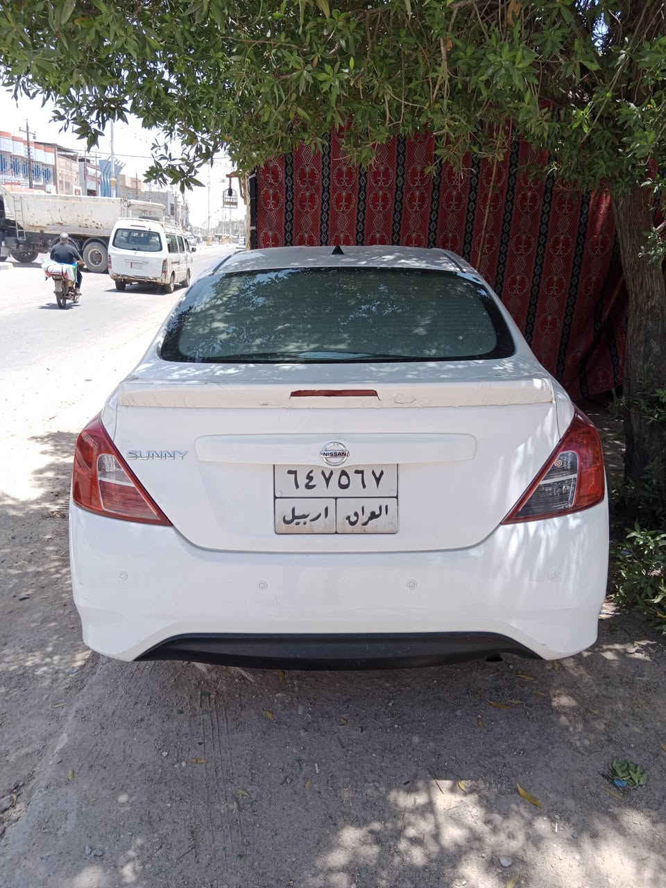 السلام عليكم..
 نيسان صني هندي موديل ٢١مكفوله من الضربه والصبغ والتبديل بيها اماكن بارد سنويه منتهيه وباسم شركه جاهزه من كل النواحي مدوشمه ارضيه وكشناات وسعرها ٩٧وبيها مجال بسيط مكاني بصره للاتصال ***********؟؟
