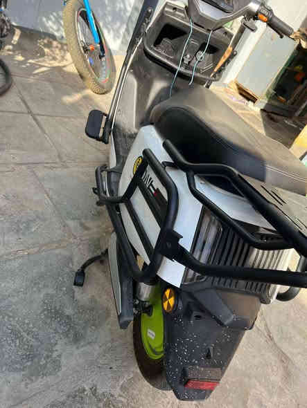 سلام عليكم دراجه شحن لبيع السعر 650 بيه مجال المكان السماوي الخضر ***********
