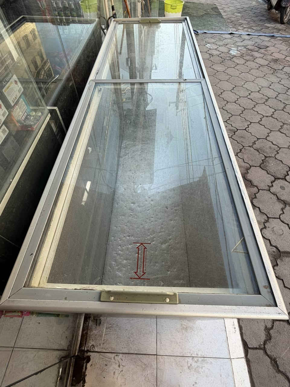 مجمده مستعمله للبيع الطول 210 سم بحاله جيده اي استفسار *********** -***********
