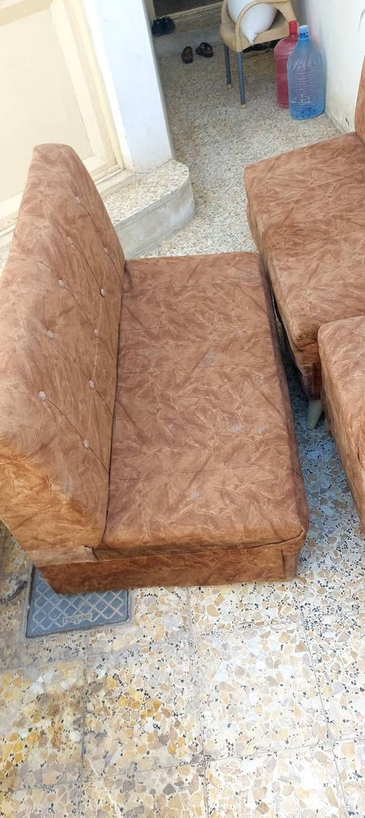 السلام عليكم قنفات للبيع نضيفات السعر 75 الف 
مكاني شارع المطار مقابيل باب الخروج


**إذا كنت صاحب هذا الإعلان وتريد حذفه لأي سبب، رجاءا أرسل رسالة إلى الدعم الفني**