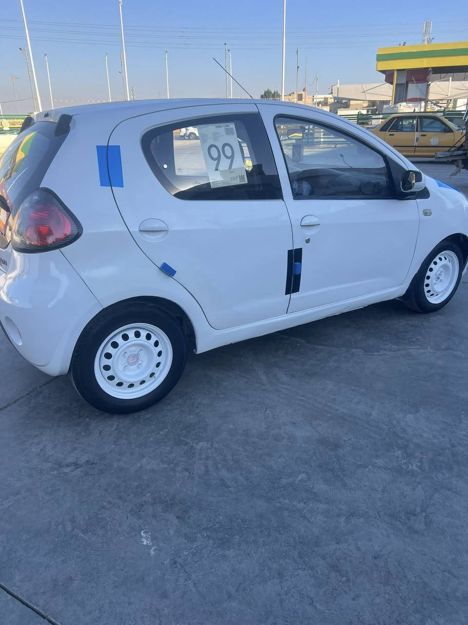 السلام عليكم
باندة موديل 2012
رقم بغداد تحويل ثاني يوم 
السيارة جاهزة مكينة كير صدر  
تبريد 
شاشة السيارة ما بيهه اي نقص 
مصبوغة للجمالية فقط 
 بالقصط و نقد 
الاتصال بالرقم : ***********
