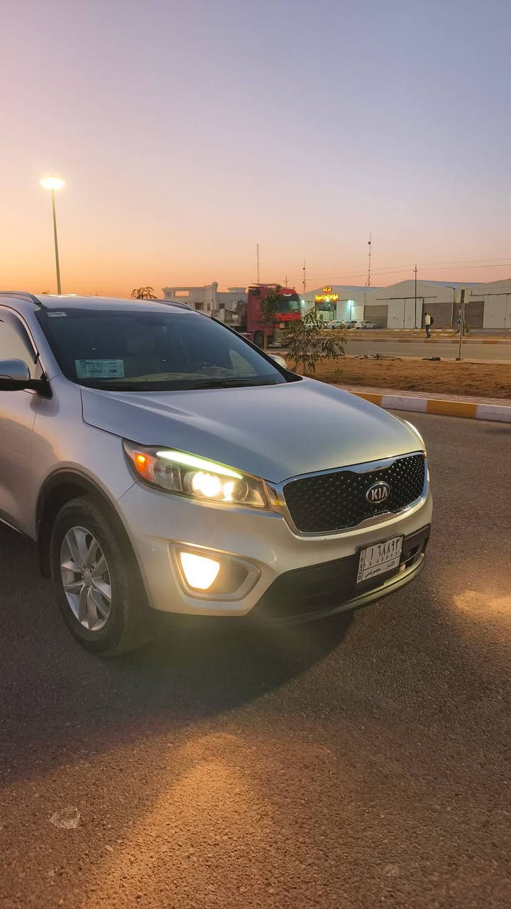 السلام عليكم من رخصت الأدمن المحترم..
صلوا على محمد 🤍
‏KIA SORENTO ((EX6V))
للبيع أو المراوس كيااا سورنتوا موديل 2016 وارد أمريكي مكفولة كفاااالة عاااامه من الضربة والصبغ (كلييين تايتل) فقط مكان باارد بدووون قطرة صبغ حتى الدعاميات السيارة نضيفه وجديدة وجااهزة گير مكينة حدادية تبريد ثلج ❄️ تدفئة كلشي جاهز وشغال بحالة الوكالة مواصفاتها معروفه ال ex فووول مواصفات عدا الفتحه والبصمة..
مكينة 3600cc.
7 راكب.
3 قطع تبريد مزود بنضامين Clean Air(منفصل).
كشنات تدفئة تبريد.
كراسي جلد.
كراسي كهرباء.
يدات ستيل+ويل كب كرووم.
كاميرا دوار+حساسات اصطفاف.
شاشة لمس +BTAudio+نضام صوت من نوع Microsoft (UVOً)..
شاشة صغيرة(معلومات القيادة)+شاشة أعطال.
حساس ضغط الإطارات.
أنارة ترحيب.
ليدات+هيترات.
نضام APS.
نضام مانع أنزلاق.
نضام PARKING.
نضام ESP.
3 وضعيات قيادة(SPORT+NORMAL+ECO).
تحكمات ستيرن بلكامل+CRUISE SPEED.
وبعد بيهاا هواي مواصفات السيارة جاهزة وكاملة 100‎%‎ من جميع النواحي كل نقص مابيها  ماشية (165  
السعررررر ((205)) وبيهاااا مجاااال…🤍
للأستفسار: [‏‪***********‬‏
