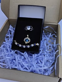 إكسسوارات راقية • تغليف ملكي مجاني • توصيل بسماية