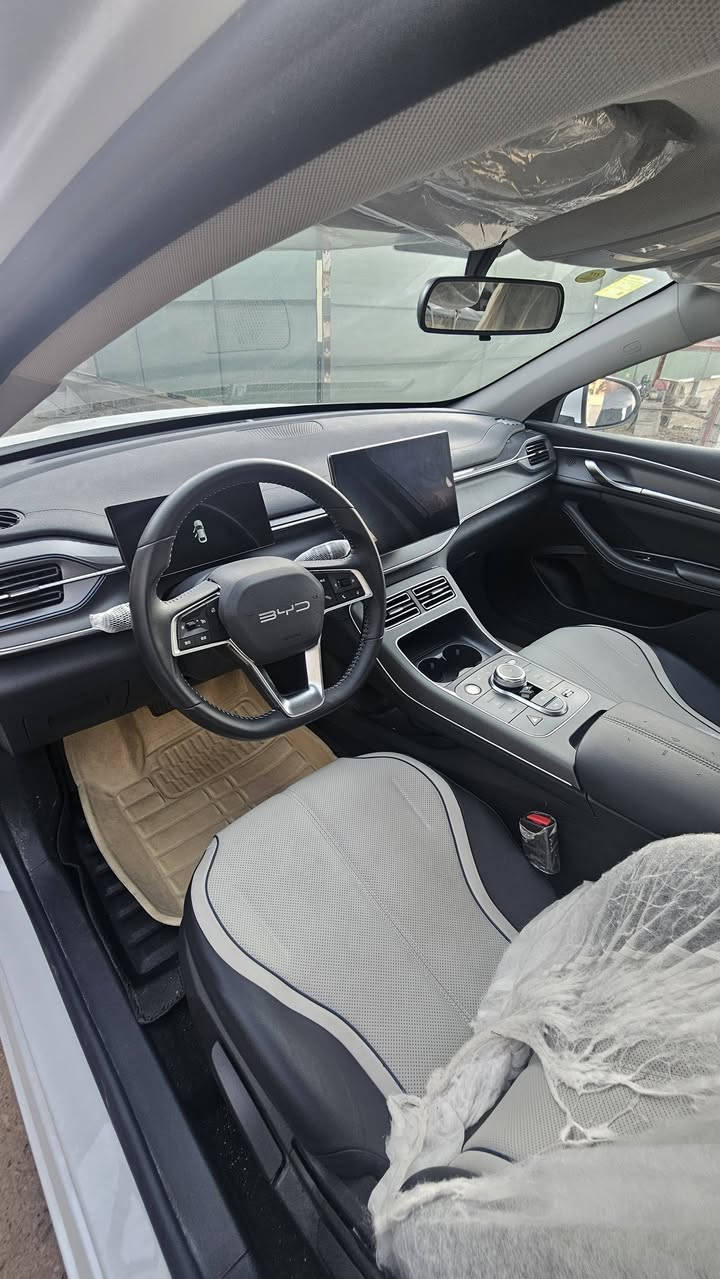 BYD دستروير 05 ماشيه ٦٠٠٠كم مكفوله بدون اي ضرر 
الرقم : ***********
