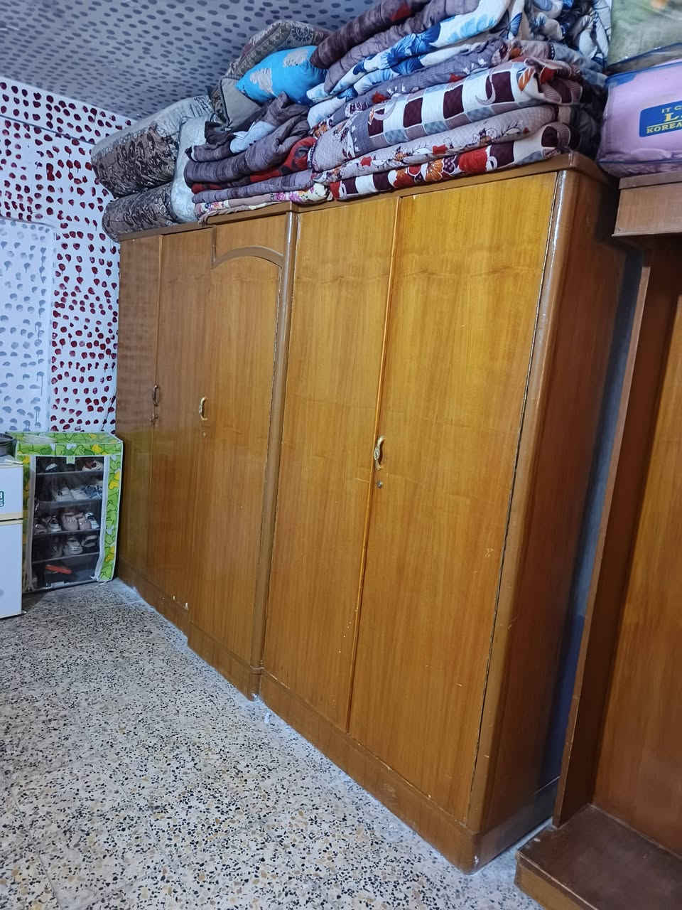 غرفة أخشاب صاج لبيع كربلاء حي الغدير 
السعر ٤٠٠ مراسله خاص مفتوح أو اتصال ع الرقم ***********
