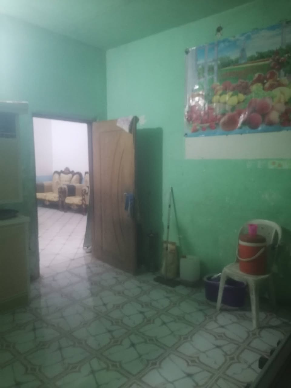 سلام عليكم ورحمة الله وبركاته بيت للبيع في البراكيه شارع المعمل منطقه سيد موسئ نهايه التبليط الينزل بصف البانزين خانه مساحه 200متر غرفه وصاله ومطبخ وستقبال وحمامات داخليه وخارجيه ومكان غرفه مامبنيه بس اساس البيت عكاده مرتب ونضيف ارضيه سيراميك وبي سقيفه ع الحوش شارعه 8متر كهرباء خطين السطح مسوي يولزكام التصال ***********
